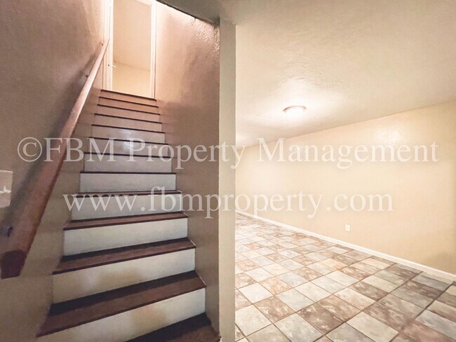 Building Photo - 2534 W Sycamore Ave - 2 Bedroom, 1 Bathroom Apartment Home in Corsicana, TX