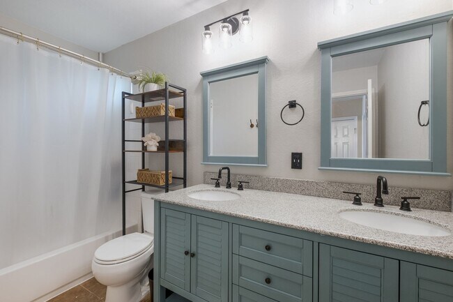 Building Photo - Gated Community Home with Hot Tub