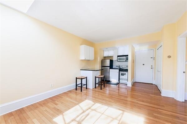Building Photo - 511 Beacon St