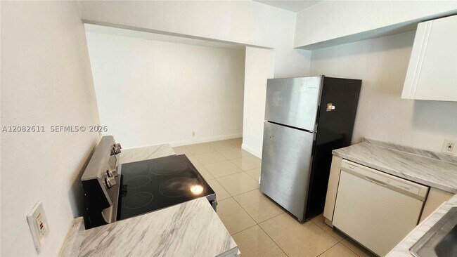 Building Photo - 9770 E Bay Harbor Dr