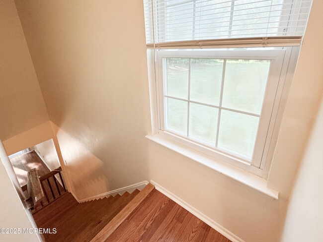 Building Photo - 438 Oak Knoll Dr