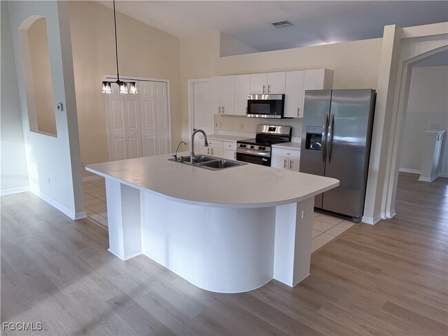 Building Photo - 3522 SW 14th Pl