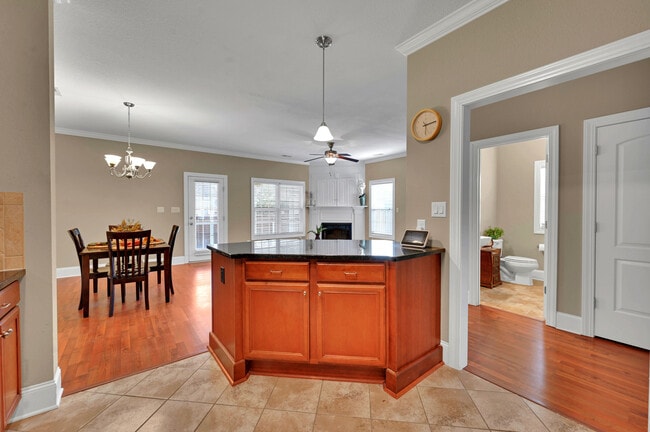 Building Photo - Brook Hollow