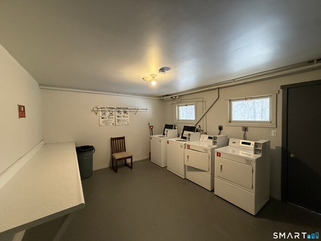 Building Photo - 388 S Main St