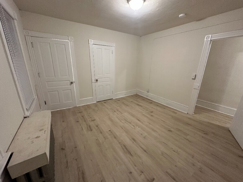 Building Photo - 381-383-383 S 3rd St