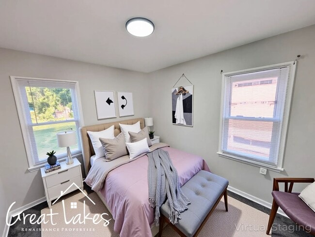 Building Photo - Cozy 2 Bedroom 1 Bathroom now available fo...