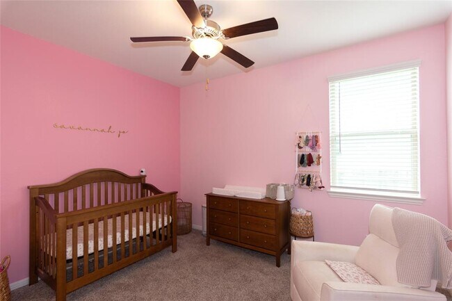 Building Photo - 501 Sixpence Ln