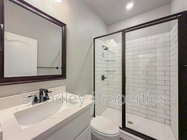 Building Photo - 6125 Modena Dr