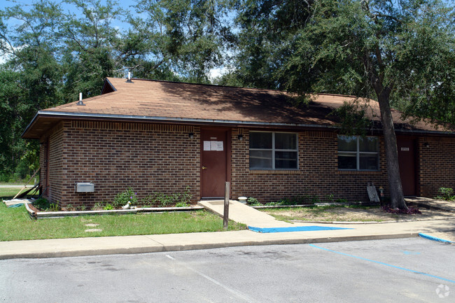 Building Photo - Nicewood Garden Apartments