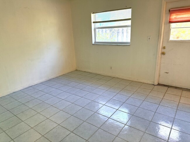 Building Photo - 4649 Bougainvilla Dr