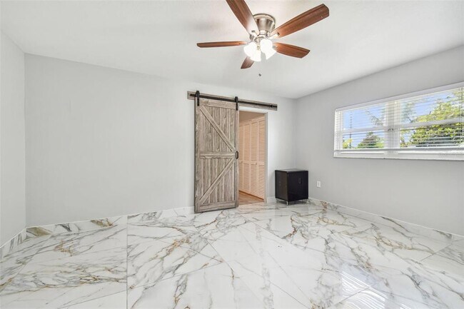 Building Photo - 1302 Brandonwood Dr