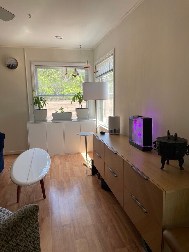 Building Photo - 965 Cowper St