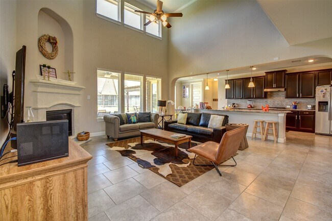 Building Photo - 25710 Oakwood Knoll Dr