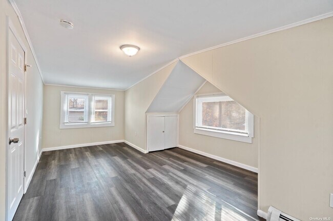 Building Photo - 14 Corona Rd