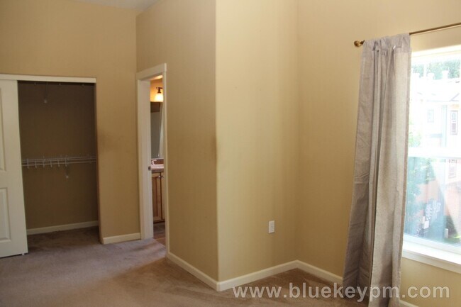 Building Photo - 2 Bed, 2.5 Bath Townhome at Woodhaven Crossing in Sherwood