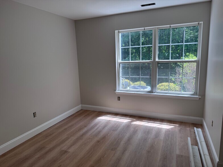 Building Photo - 1403 Squirrel Rd