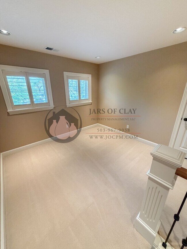 Building Photo - Luxurious Woodburn Residence | Main-Floor Primary Suite & Butler's Pantry