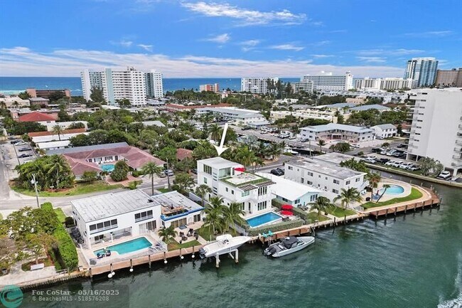 Building Photo - 1713 N Riverside Dr