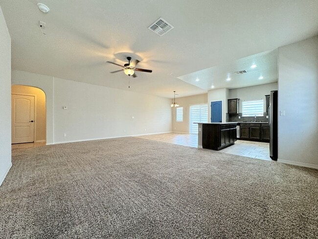 Building Photo - West El Paso 4 bed Refrig A/C