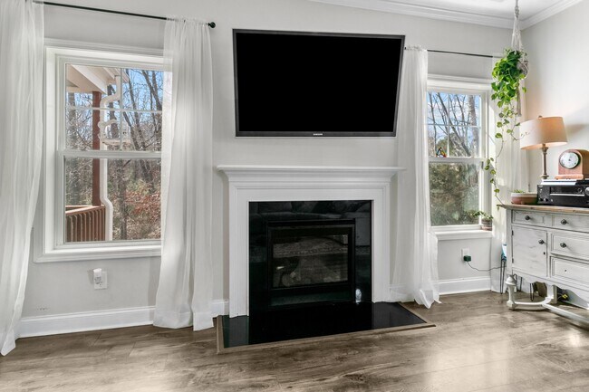 Building Photo - 230 Parrish Ln