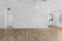 Building Photo - VENETIAN PLACE - 2nd floor • 1 BR 1 Bath - 735 ft²