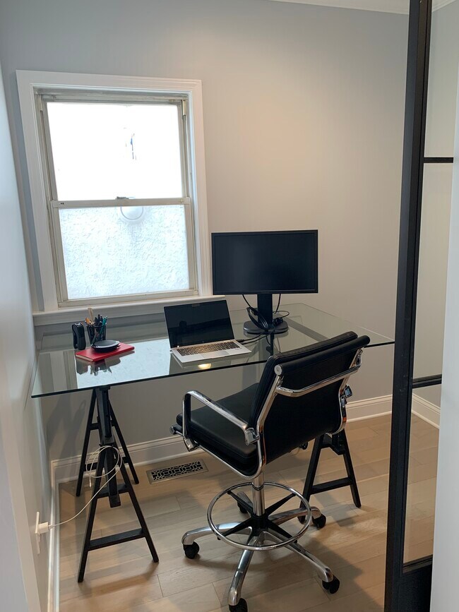 Building Photo - 605 N Humphrey Ave