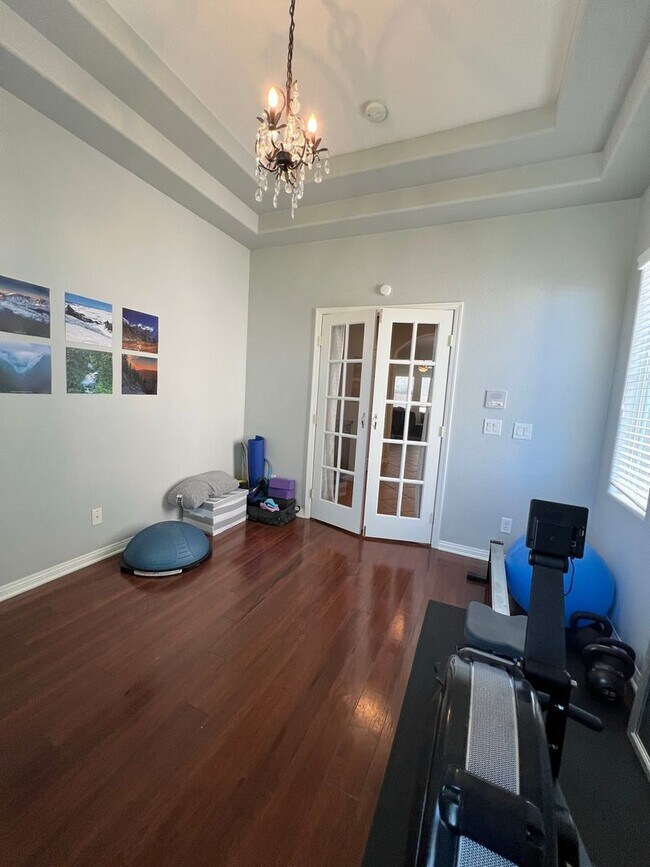 Building Photo - ABSOLUTELY AMAZING! Large 4 bedroom 2 stor...