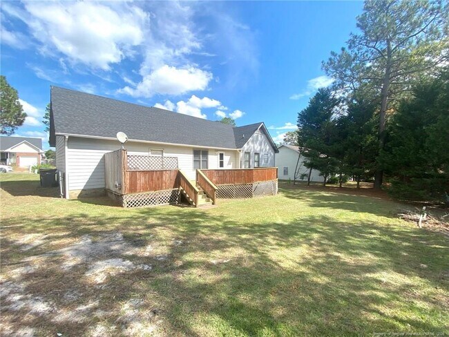 Building Photo - 5715 Walkabout Rd