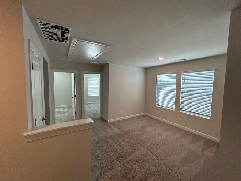 Building Photo - 2016 Belterra Dr