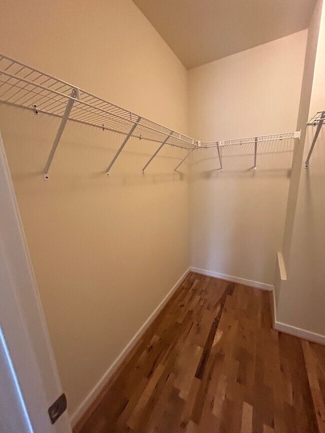 Building Photo - 613 N 21st St