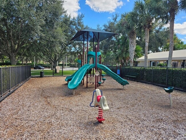 Building Photo - 7533 Topiary Ave