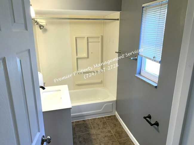 Building Photo - 8660 Winchester Dr