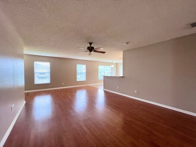 Building Photo - Waterford Chase-Osprey Ridge Community 3 B...