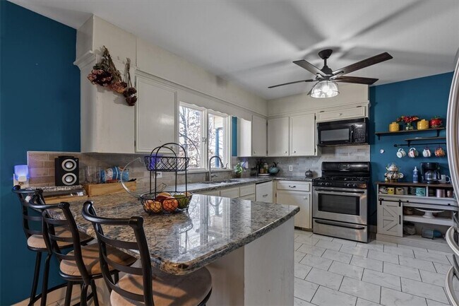 Building Photo - 2002 S 17th St