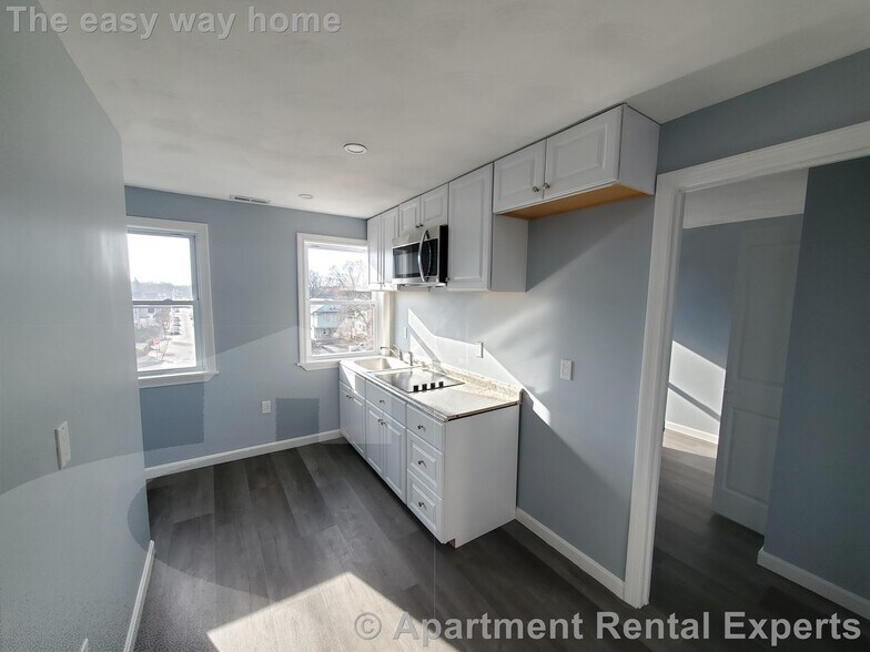 Building Photo - 289 Fellsway W