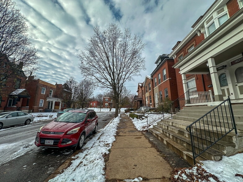 Building Photo - 2747 Armand Pl