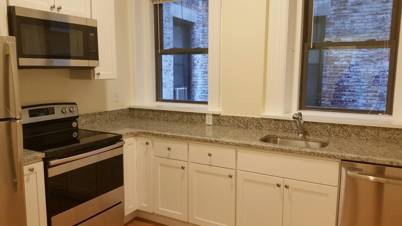 Building Photo - 1471 Beacon St