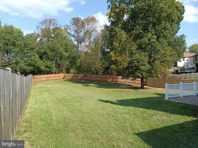 Building Photo - 345 Silver Ridge Dr