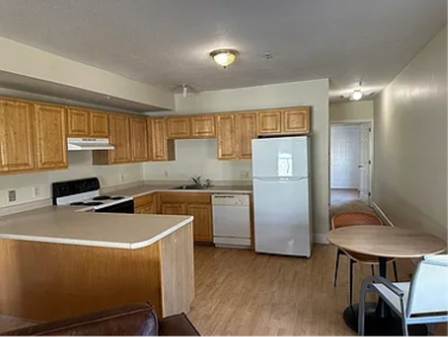 Building Photo - Comfortable 1BR Condo with Assigned Parking at $1150 in Ware, MA