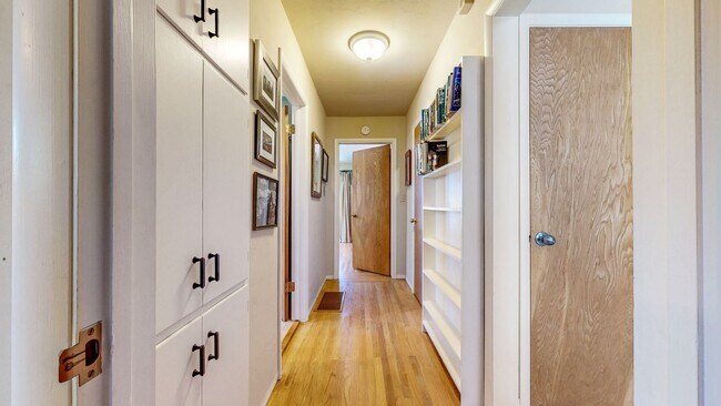Building Photo - 4560 Sullivan Ct