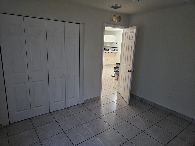 Building Photo - 3725 NW 13th Ave