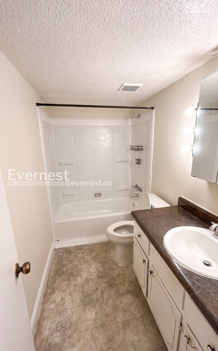 Building Photo - 1845 Stonehenge Dr