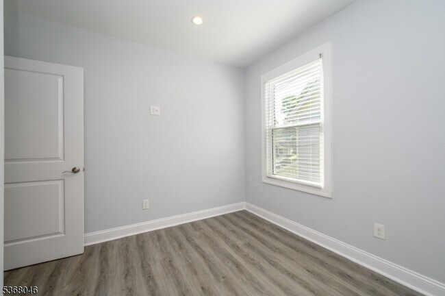 Building Photo - 32 Woodland Ave