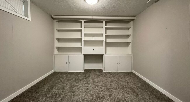 Building Photo - 3 Bedroom in Maple Village