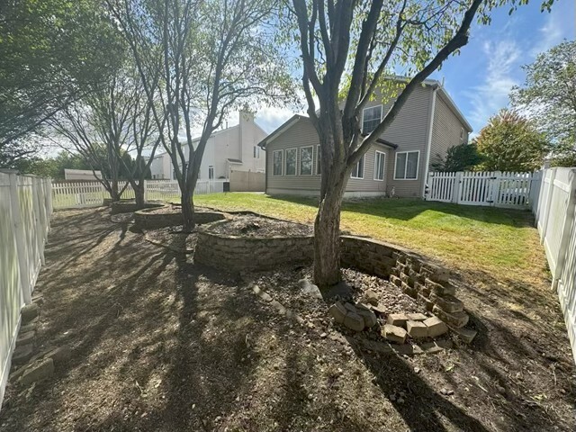 Building Photo - 2712 Stonebridge Dr