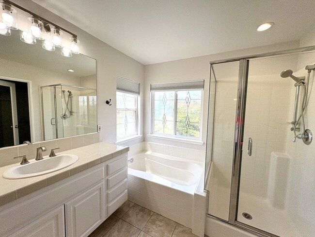 Building Photo - 6071 Paseo Pradera