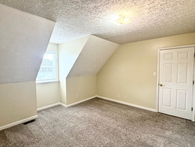 Building Photo - 726 Shetland Dr