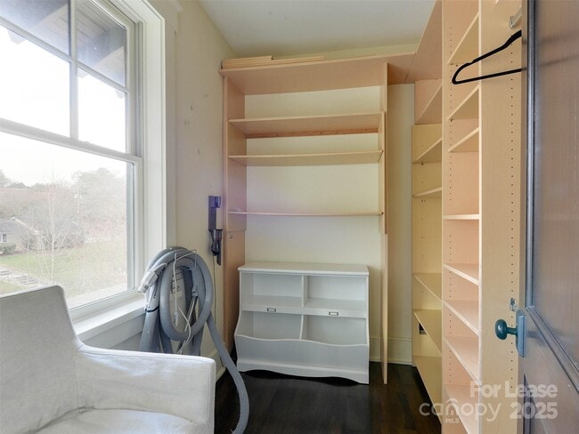 Building Photo - 1413 Devon Dr