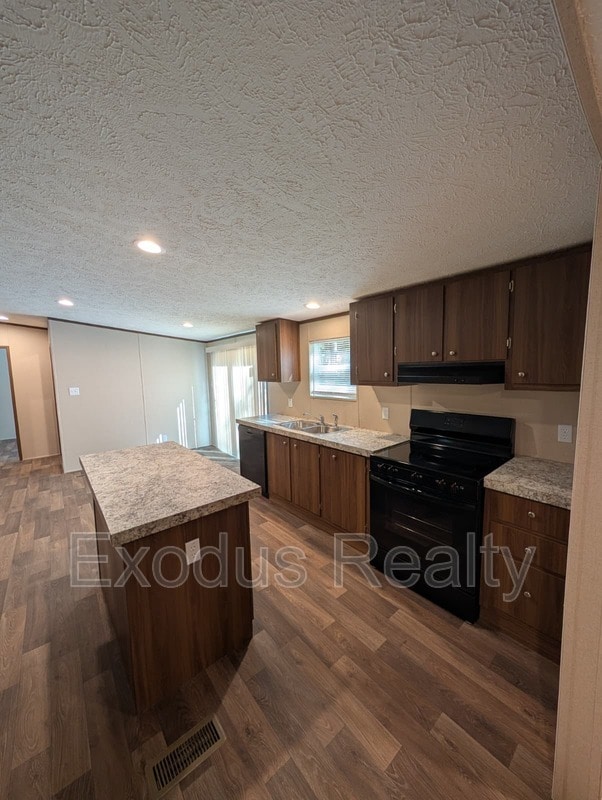 Building Photo - 20 Gibbs Rd