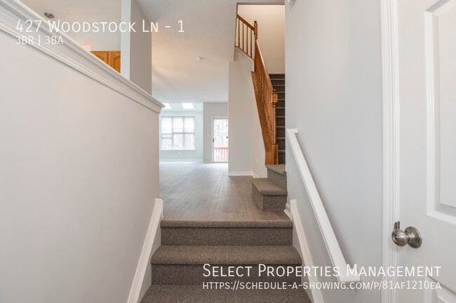 Building Photo - 427 Woodstock Ln